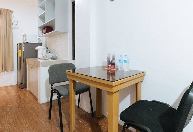 酒店 Reddoorz Plus @ Ruby Las Pinas Weekly Stay