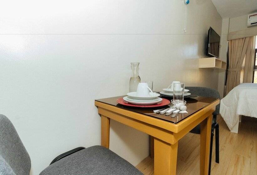 酒店 Reddoorz Plus @ Ruby Las Pinas Weekly Stay