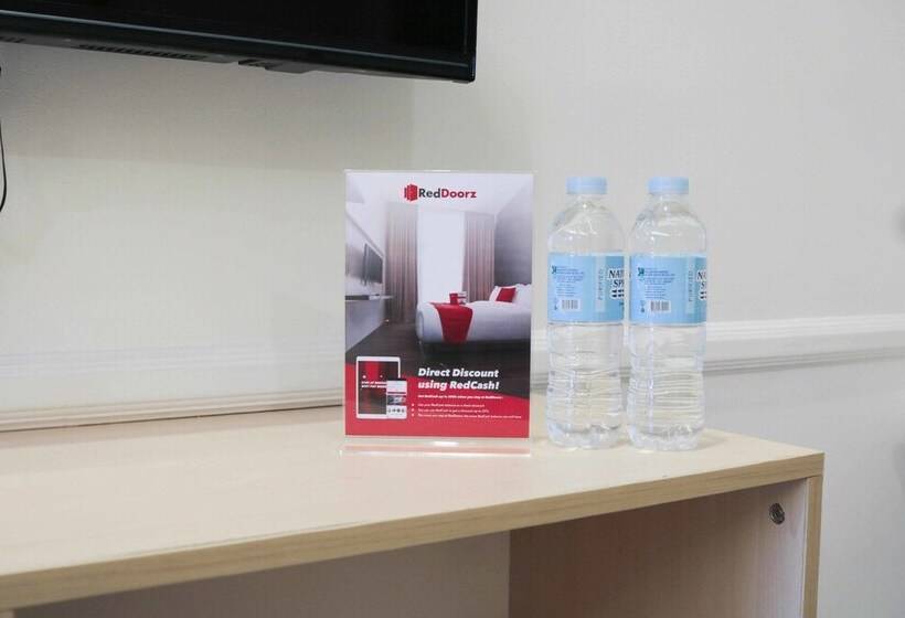 هتل Reddoorz Premium @ Wireless Mandaue Cebu