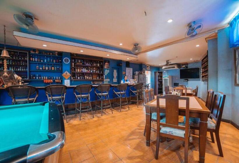 هتل Reddoorz At La Casa Guesthouse Former Reddoorz At Tamarind Street Angeles City