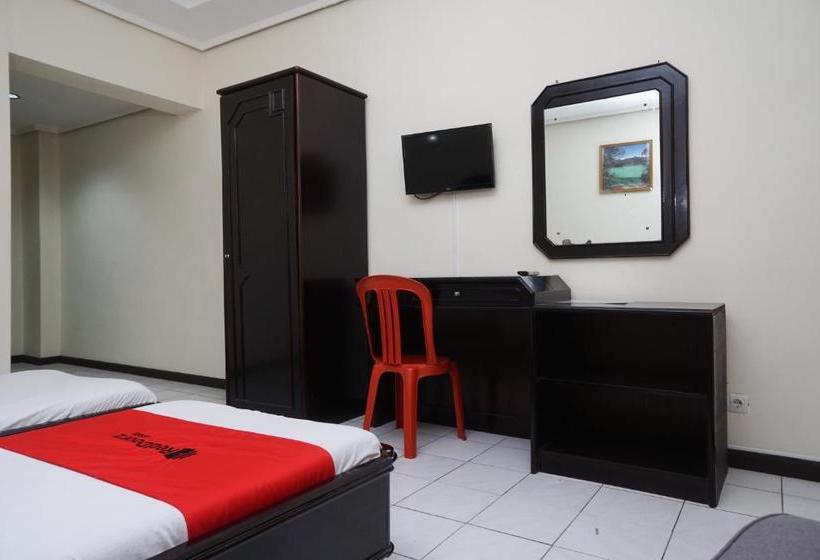 ホテル Reddoorz @ Cipaku