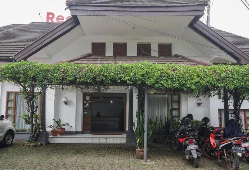 ホテル Reddoorz @ Cipaku