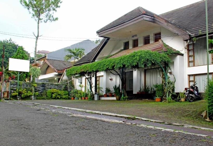 ホテル Reddoorz @ Cipaku