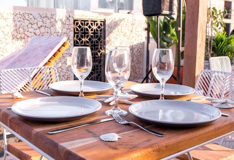 فندق Soy Local Insignia