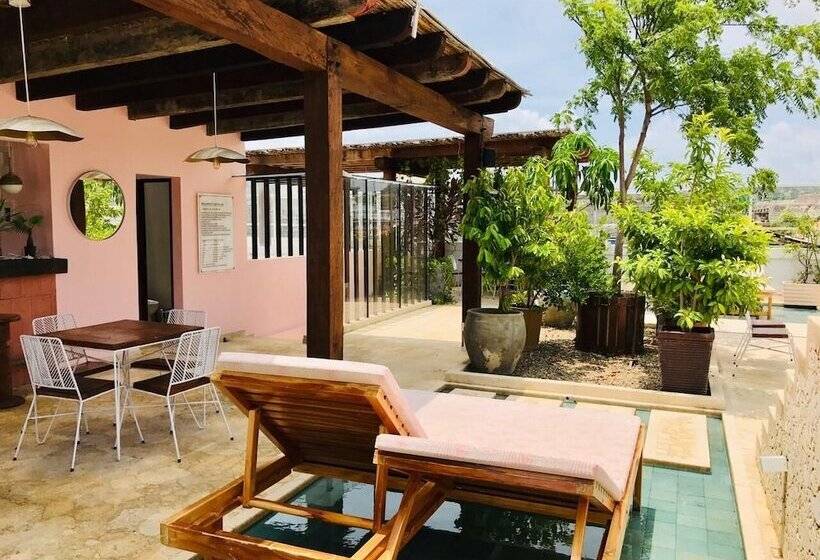 فندق Soy Local Insignia