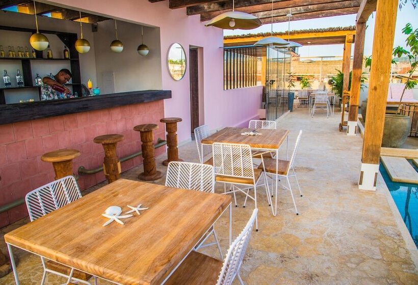 فندق Soy Local Insignia