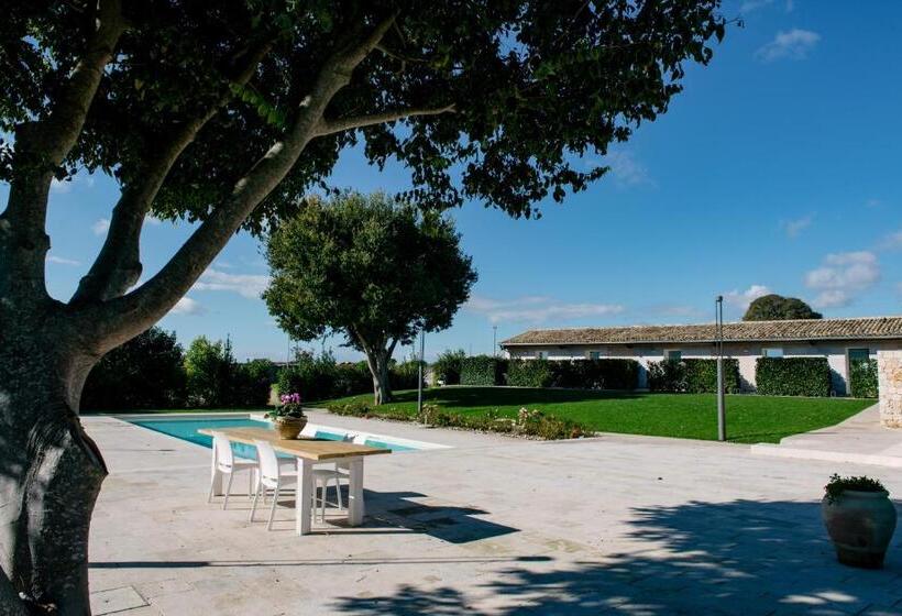 فندق Stacci Rural Resort