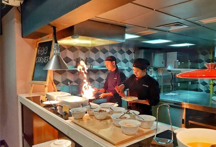 בית מלון כפרי Swissbelresidences Rasuna Epicentrum