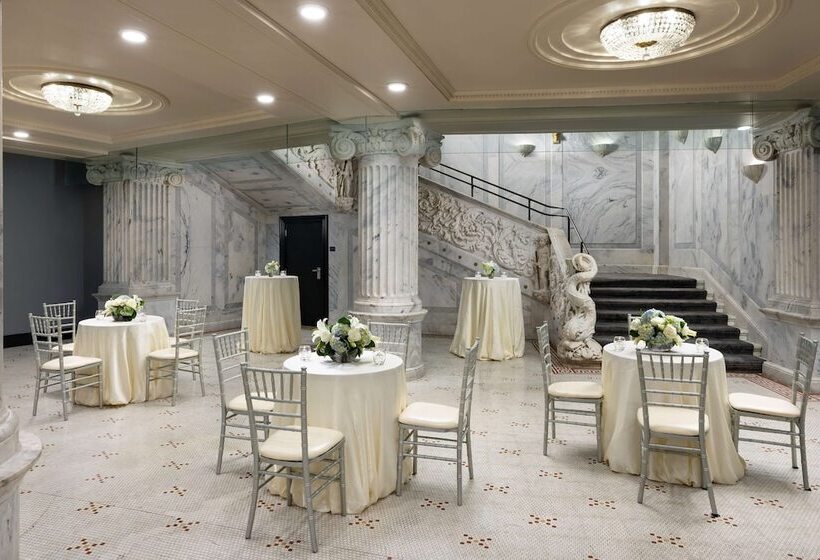 The Candler Hotel Atlanta, Curio Collection By Hilton