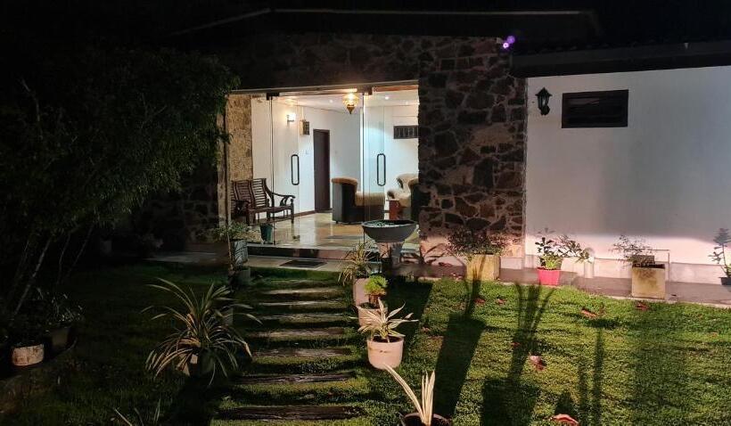 Отель Thiranagama Beach