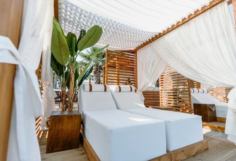 Wellness Santa Hotel   Adults Plus12