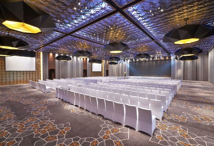 هتل Wyndham Grand Yangon