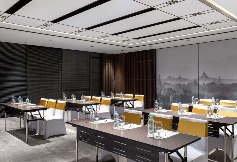 هتل Wyndham Grand Yangon