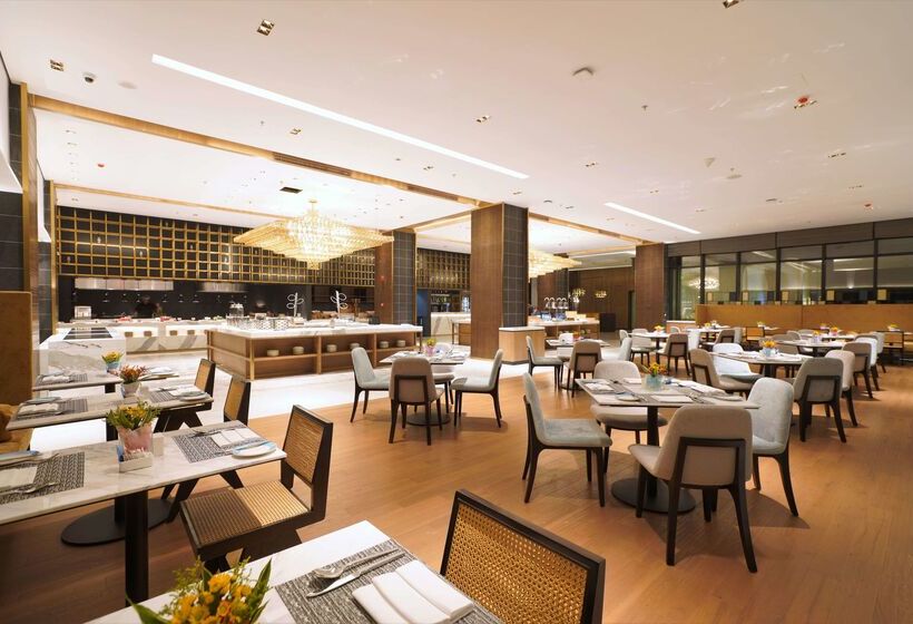 هتل Wyndham Grand Yangon