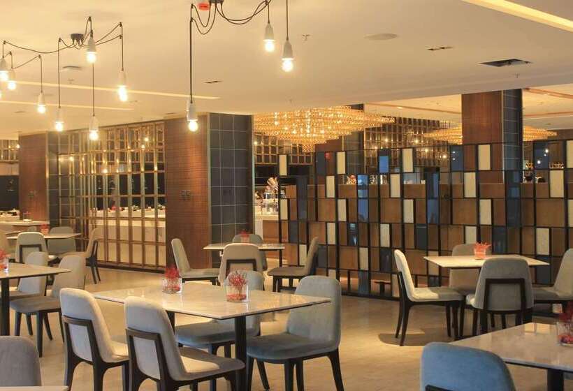 هتل Wyndham Grand Yangon