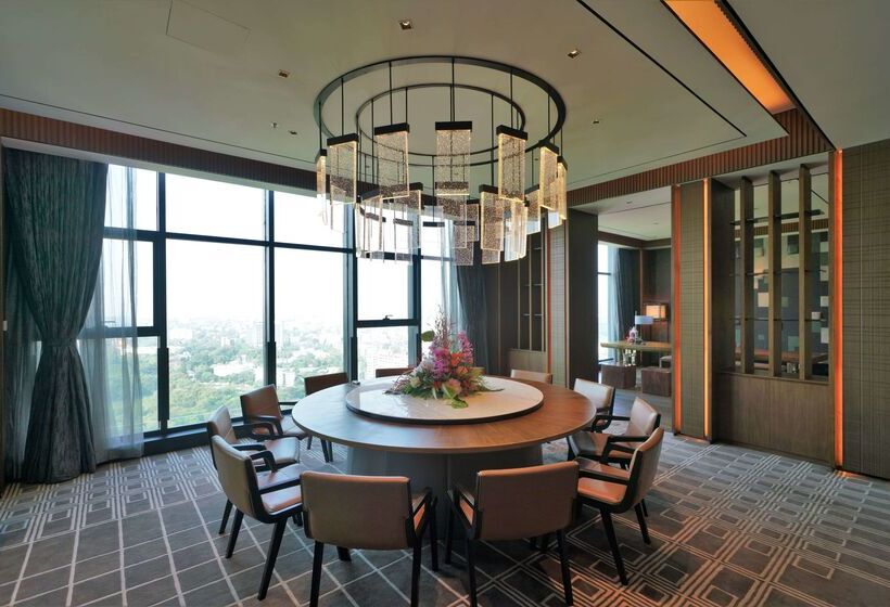 هتل Wyndham Grand Yangon