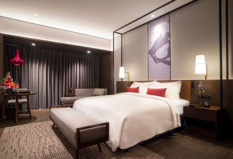 هتل Wyndham Grand Yangon