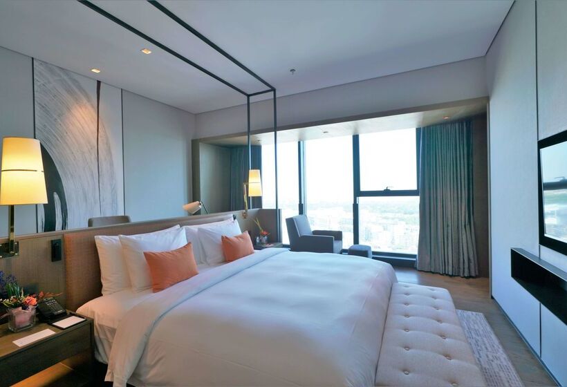 هتل Wyndham Grand Yangon