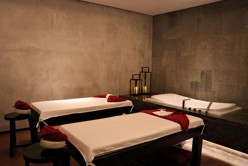 هتل Wyndham Grand Yangon