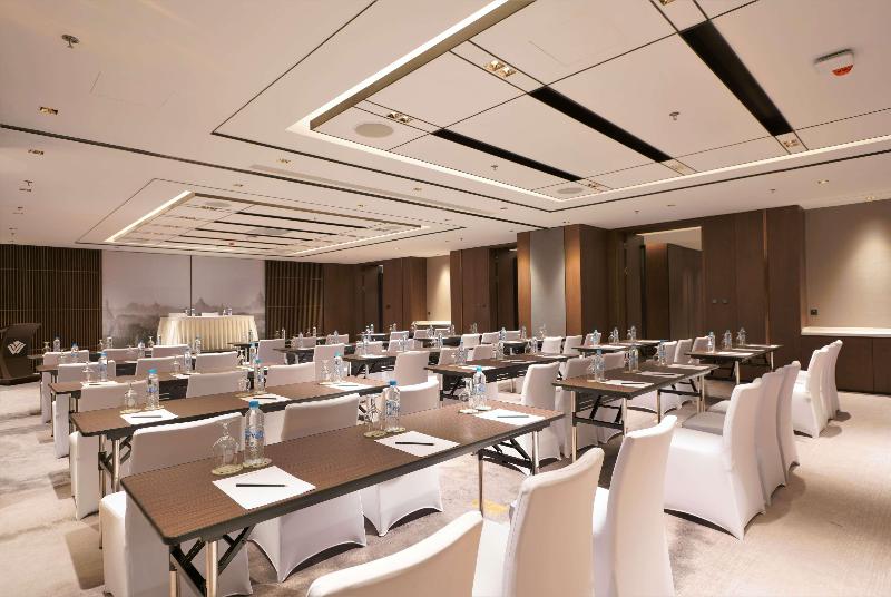 هتل Wyndham Grand Yangon