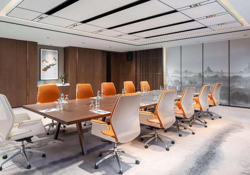 هتل Wyndham Grand Yangon