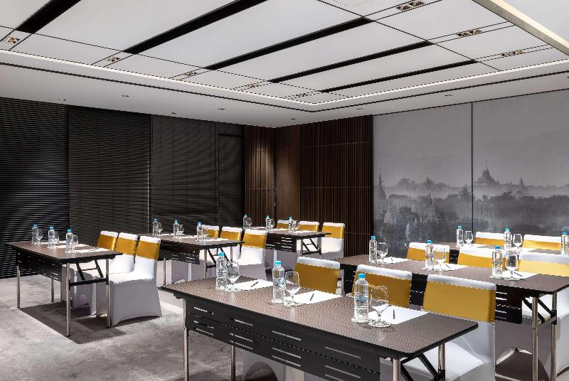 هتل Wyndham Grand Yangon