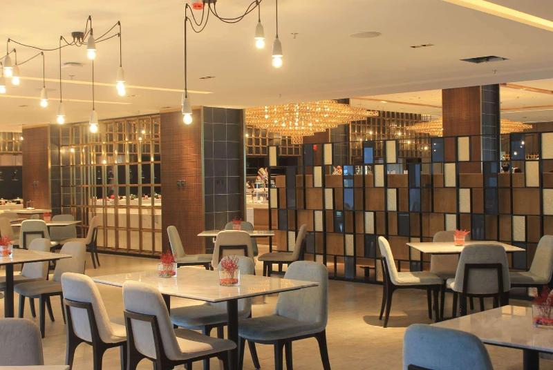 هتل Wyndham Grand Yangon