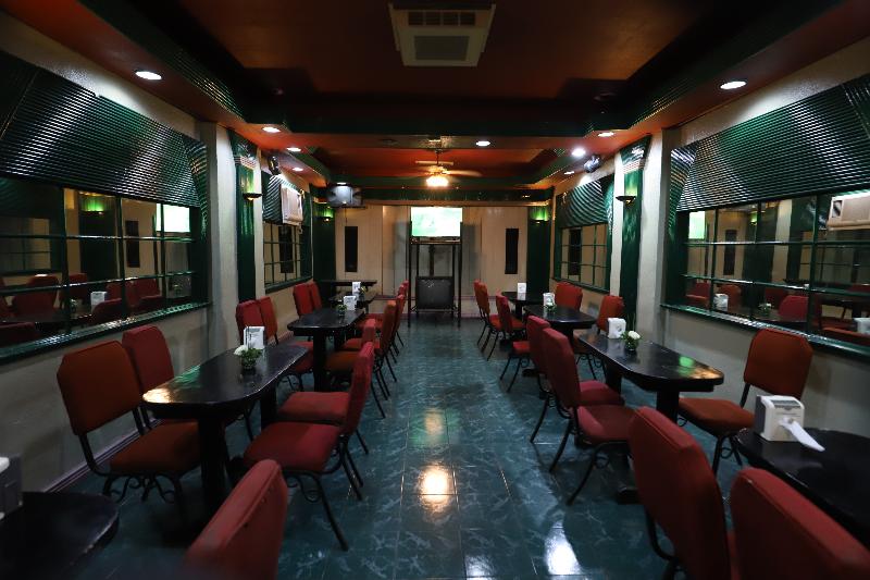 Zen Rooms Camelot Hotel Qc