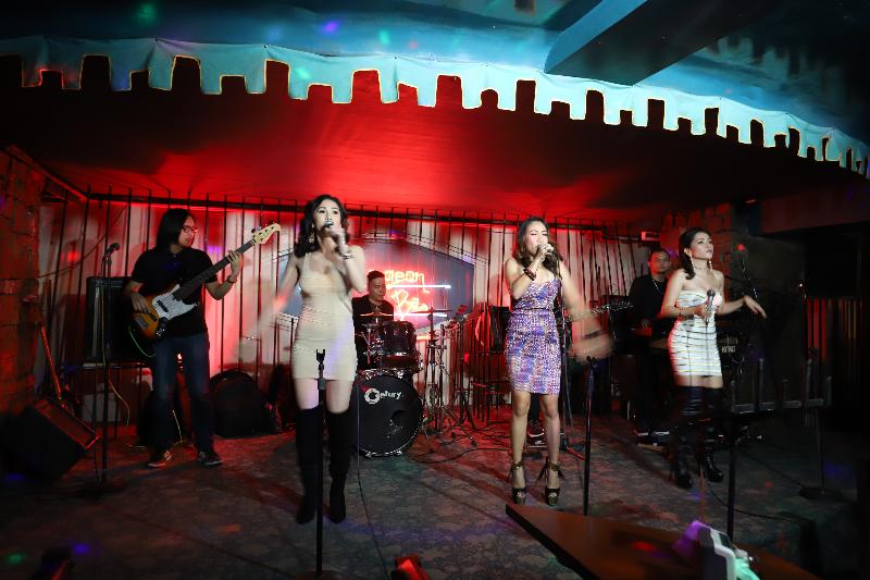 Zen Rooms Camelot Hotel Qc