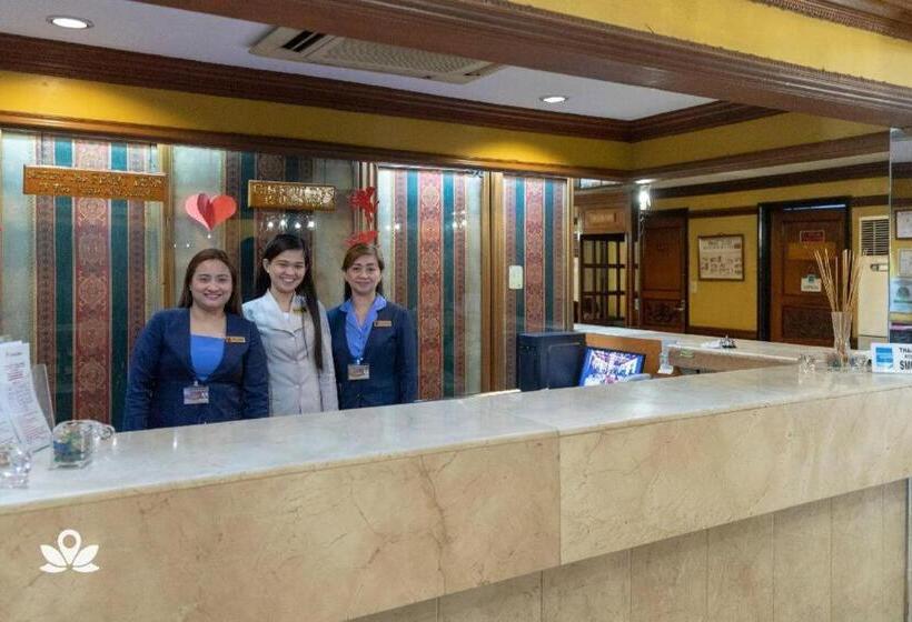 Zen Rooms Camelot Hotel Qc