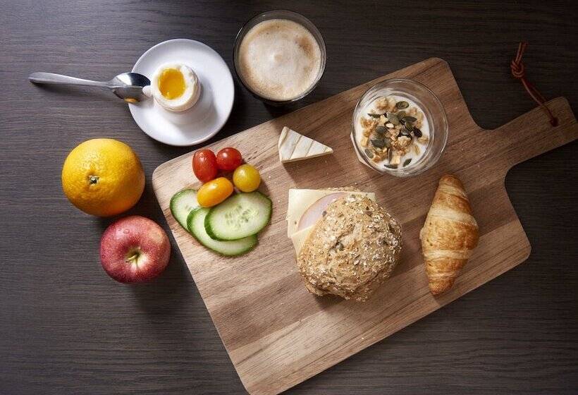 Отель Four Points Flex By Sheraton Aarhus Skejby