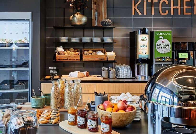 Отель Four Points Flex By Sheraton Aarhus Skejby