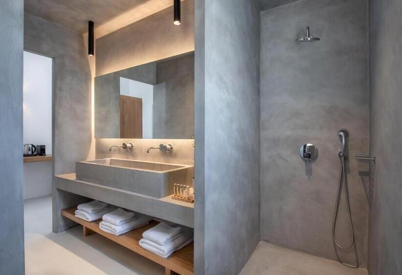 June Twenty Suites