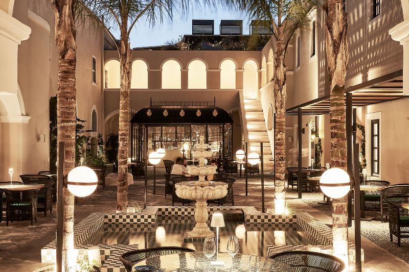 Katikies Garden Santorini The Leading Hotels Of The World