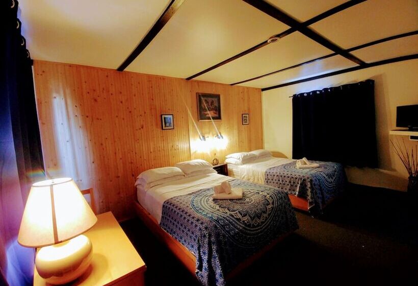 モーテル Dwight Riverside Inn
