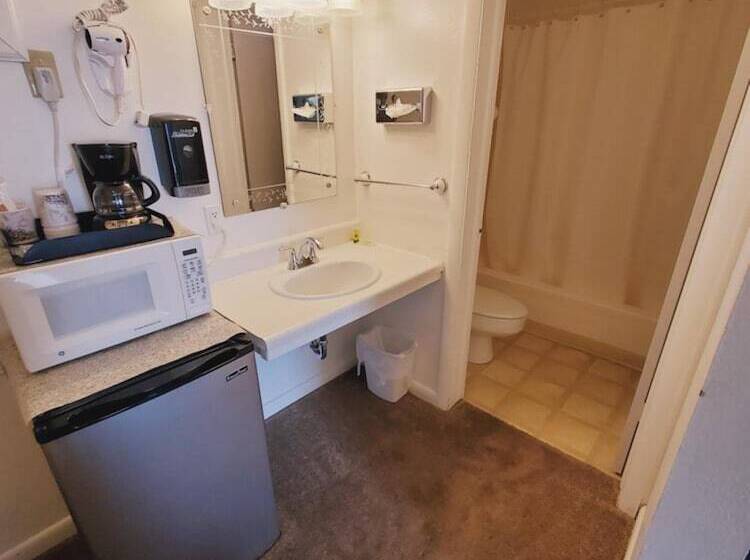 فندق على الطريق Holiday Lodge