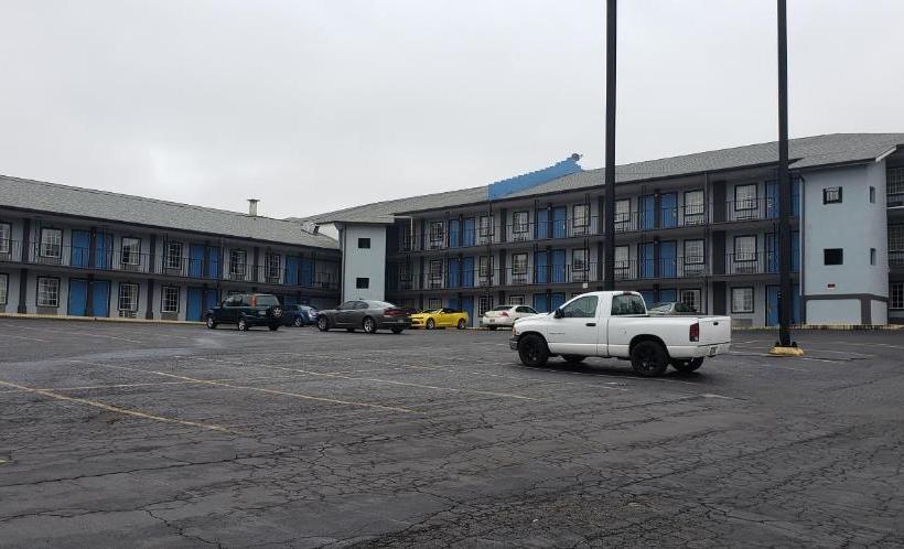 فندق على الطريق Select Inn Hermitage