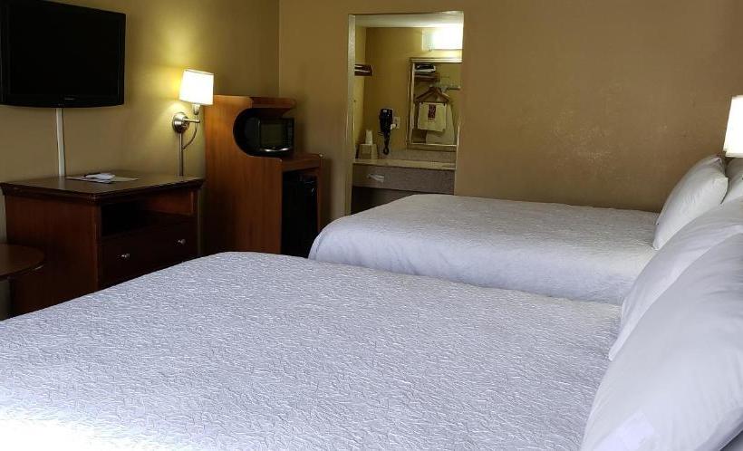 فندق على الطريق Select Inn Hermitage