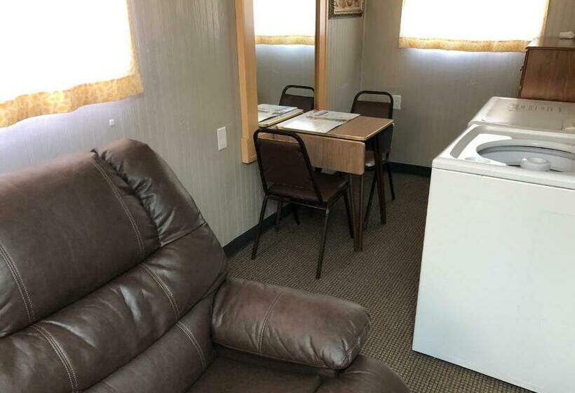 Town N  Country Motel