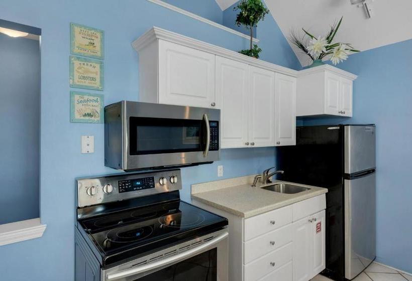 Nantucket Rainbow Cottages