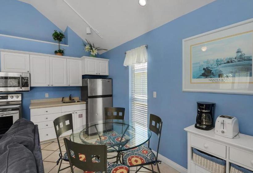 Nantucket Rainbow Cottages