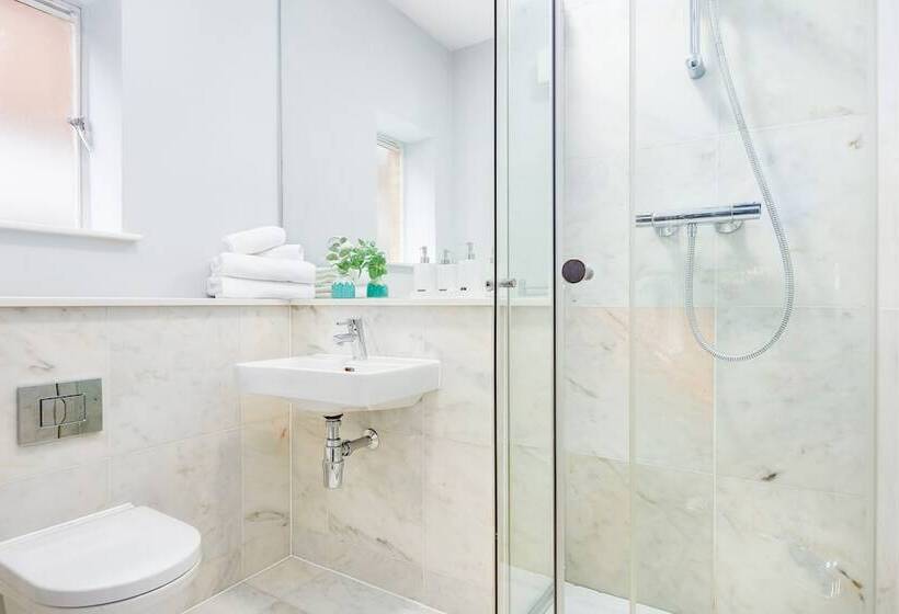 One Bed Serviced Apts Near Oxford Street
