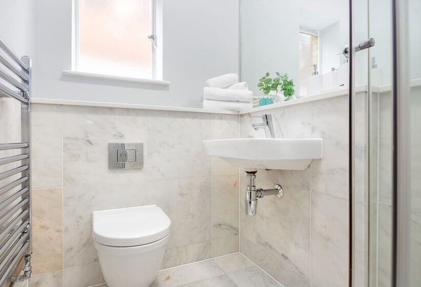 One Bed Serviced Apts Near Oxford Street