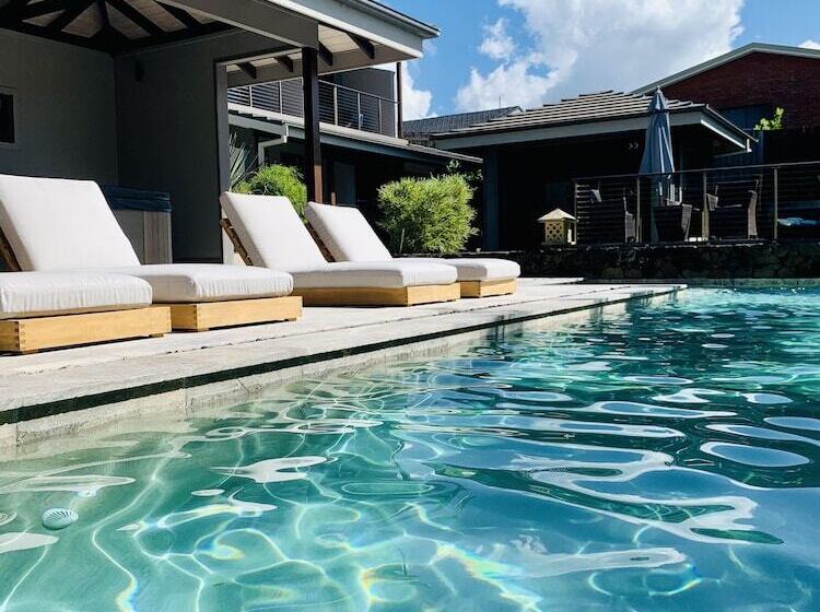 膳宿费 Aabi's At Byron