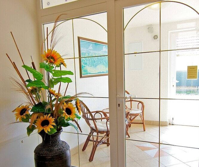 پانسیون Guest House Maxim