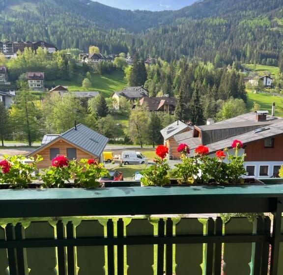 بنسيون Landhaus Krenn