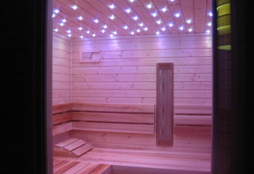 بنسيون Penzion A Restaurace U Hroznu