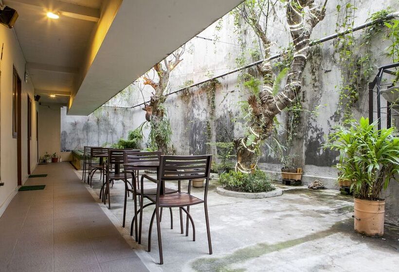 膳宿费 Reddoorz Plus Near Asia Afrika 3