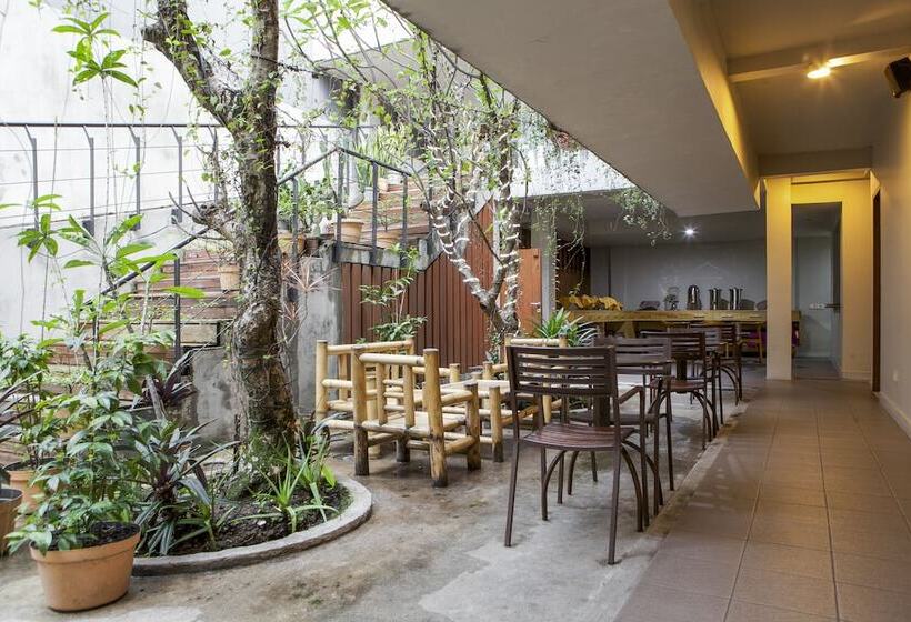 膳宿费 Reddoorz Plus Near Asia Afrika 3