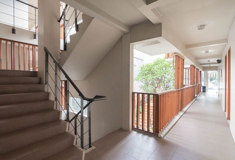 膳宿费 Reddoorz Plus Near Asia Afrika 3